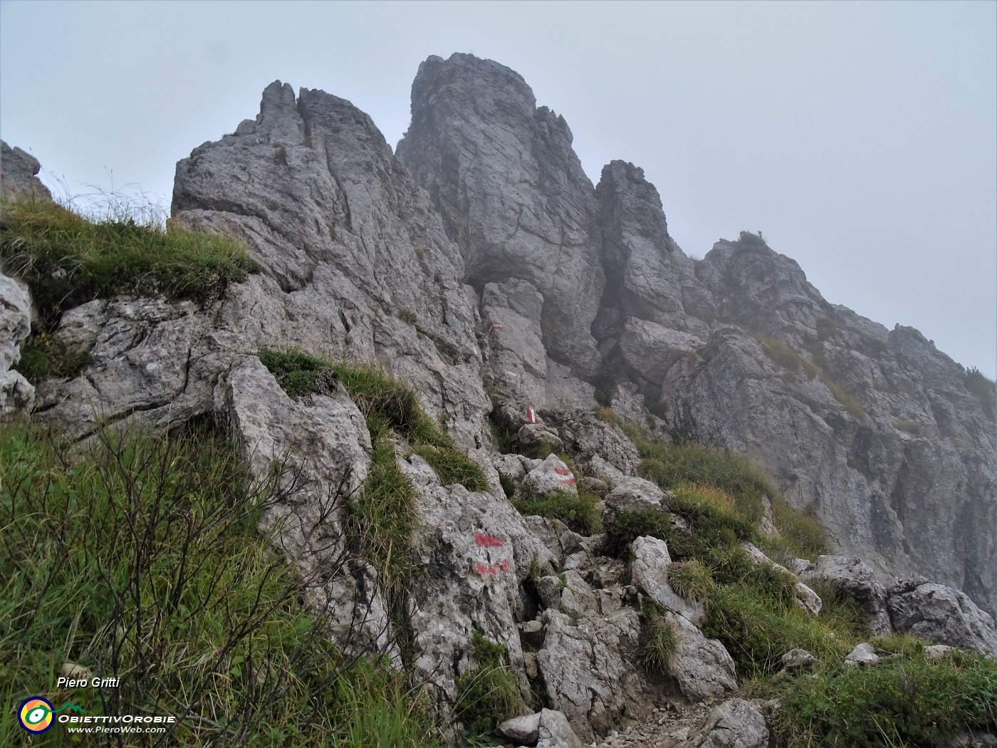 57 Passaggi su roccette con attenzione.JPG